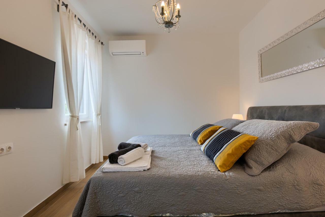 Apartments Dream In Arena 2 Pula Center Free Parking Zewnętrze zdjęcie